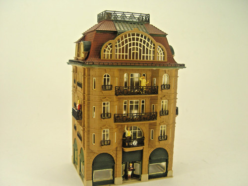 Stadthaus mit figuren - mit,